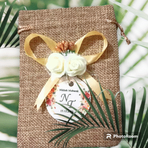 Jute pouch with floral tag Jute pouch with floral tag